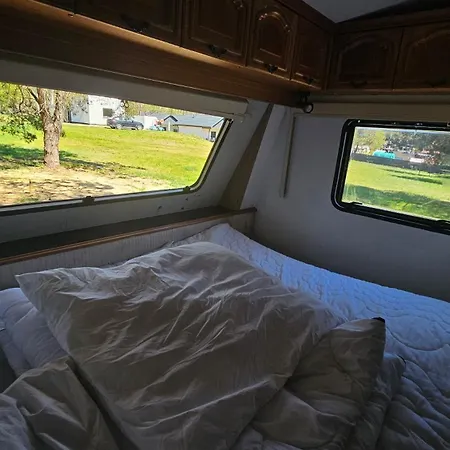 펜션 Domki-skansenzdbice - Letniskowe Oraz Camper *