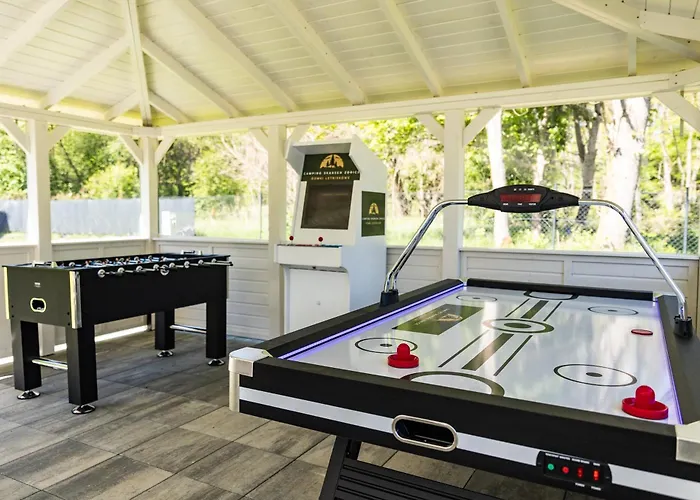 Domki-skansenzdbice - Letniskowe I Camper