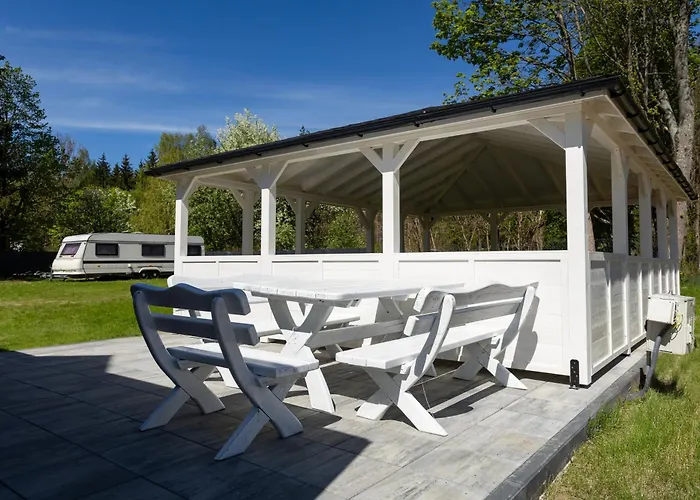 Domki-skansenzdbice - Letniskowe I Camper * Zdbice